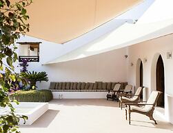 Amazing Villa With Swimming Pool