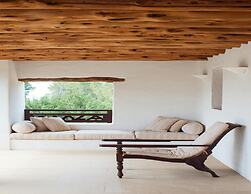 Amazing Villa With Swimming Pool