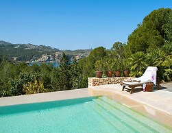 Amazing Villa With Swimming Pool