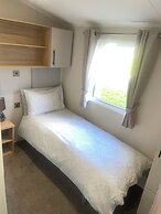 Charming 2-bed Chalet in Tuxford