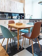 Creative & Cheerful Apartment by Avo in Sheffield