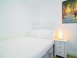 Avo Apartment - Modern Style & Great Location