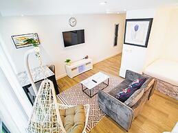 Avo Apartment - Modern Style & Great Location