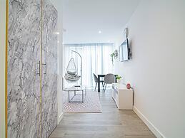Avo Apartment - Modern Style & Great Location