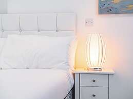 Avo Apartment - Modern Style & Great Location