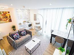 Avo Apartment - Modern Style & Great Location