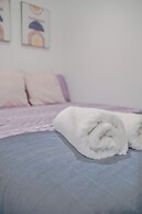 Chic and Cheerful pad in Sheffield City