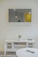 Chic and Cheerful pad in Sheffield City