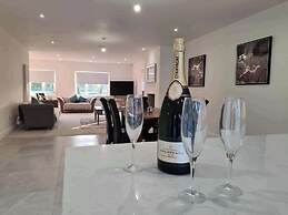 Cosy New 4 bed in Ramsgate Close to Quex Park