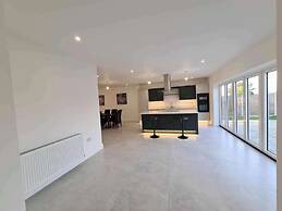 Cosy New 4 bed in Ramsgate Close to Quex Park