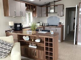 Haven Caravan Sleeps 6 Pet Friendly