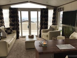 Haven Caravan Sleeps 6 Pet Friendly