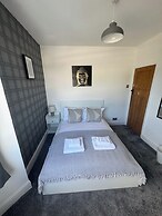 Simonside Apartment - 3 Bedrooms