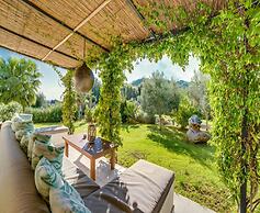 Spacious Villa With Infinity Pool