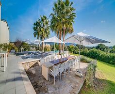 Spacious Villa With Infinity Pool