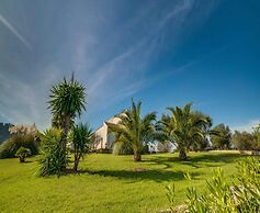 Spacious Villa With Infinity Pool
