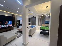 Royal Paradise Apartment