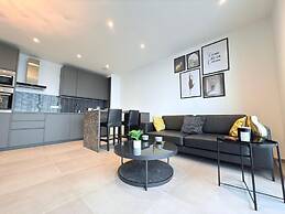 Beautiful 1 bedroom flat w terrace