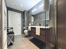 Beautiful 1 bedroom flat w terrace