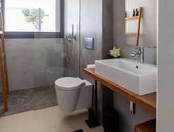 Amazing Villa With Infinity Pool