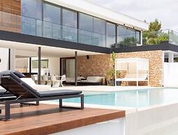 Amazing Villa With Infinity Pool