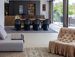 Amazing Villa With Infinity Pool