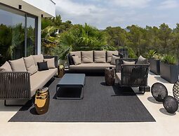 Amazing Villa With Infinity Pool