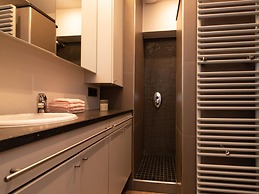 Apartment With Frontal sea View in Raversijde