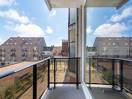 Apartment With Frontal sea View in Raversijde