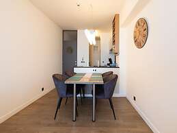 Apartment With Frontal sea View in Raversijde