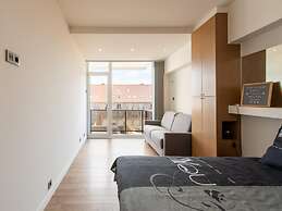 Apartment With Frontal sea View in Raversijde