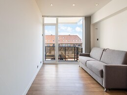 Apartment With Frontal sea View in Raversijde