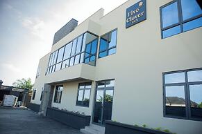 Five Clover Inn Abijo