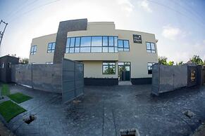 Five Clover Inn Abijo