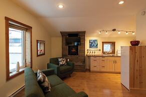 Downtown Whitehorse - Treehouse