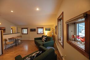 Downtown Whitehorse - Treehouse