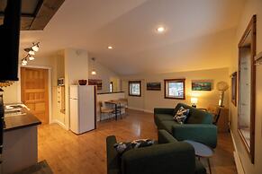 Downtown Whitehorse - Treehouse