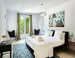 Lavish Villa Near Cala Llonga