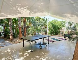 Lavish Villa Near Cala Llonga