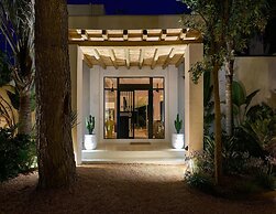 Lavish Villa Near Cala Llonga