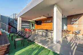Loft with Pools and Rooftop Sky Bar