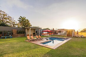 Loft with Pools and Rooftop Sky Bar