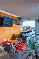 Loft with Pools and Rooftop Sky Bar