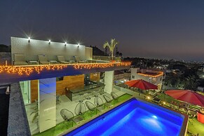 Loft with Pools and Rooftop Sky Bar
