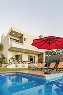 Loft with Pools and Rooftop Sky Bar