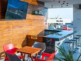 Loft with Pools and Rooftop Sky Bar