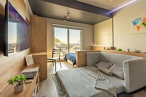 Loft with Pools and Rooftop Sky Bar