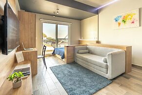 Loft with Pools and Rooftop Sky Bar