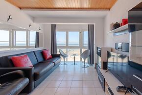Apartment With Frontal sea View in Ostend