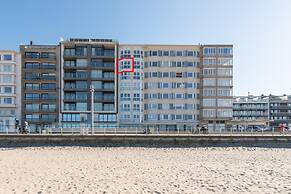 Apartment With Frontal sea View in Ostend